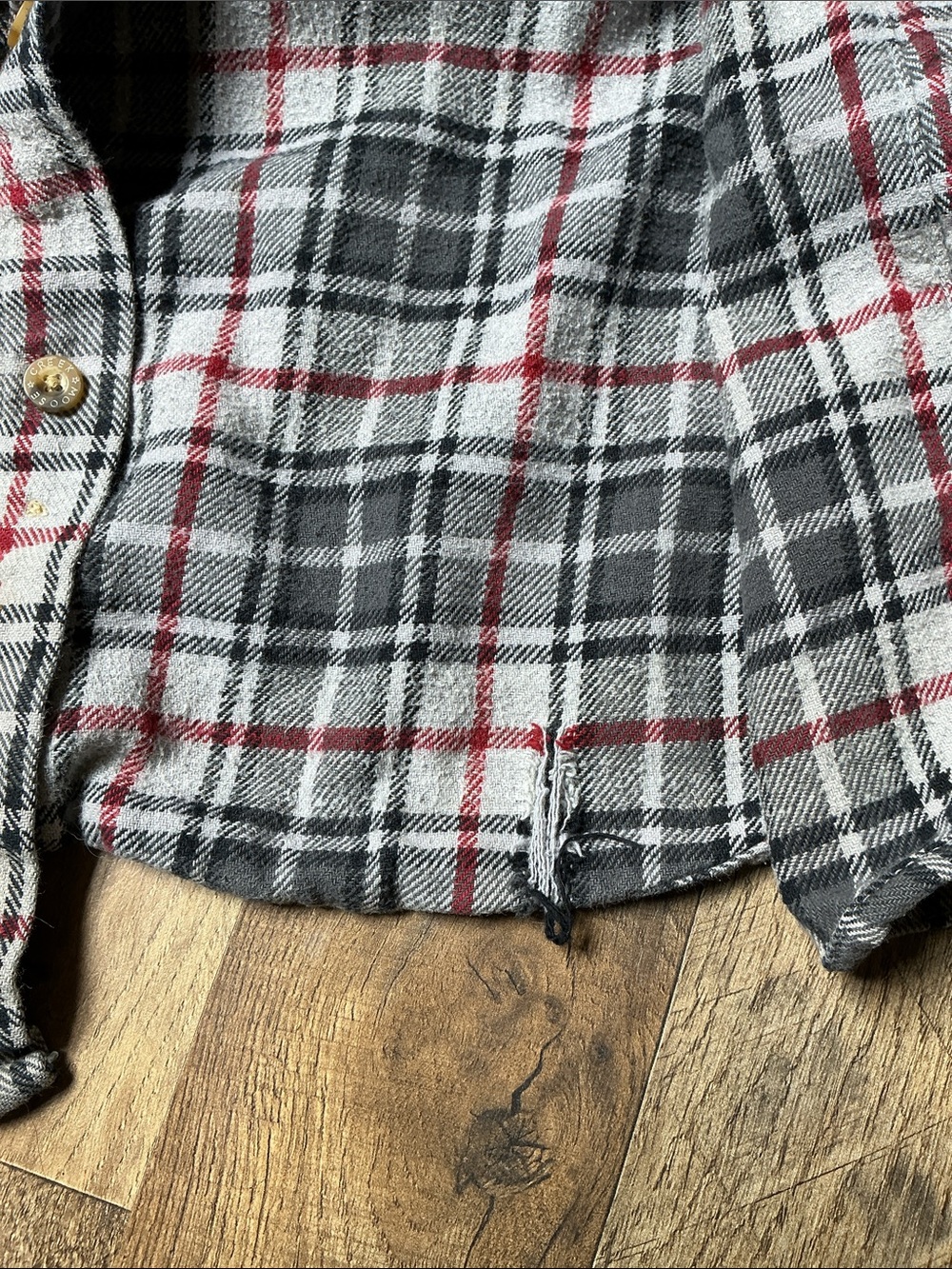 Moose Creek Men’s Flannel Button-Down Shirt - Gray & Red - Picture 4 of 5